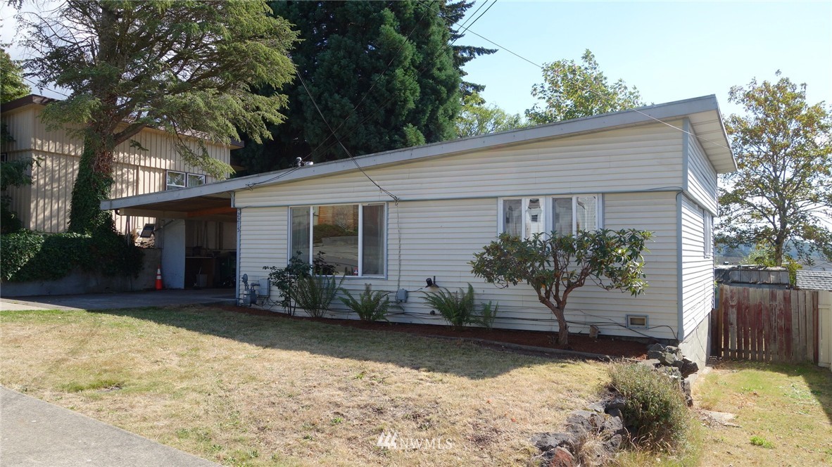 2215 Northeast 7th Street Renton, WA 98056 - Photo 1 of 23