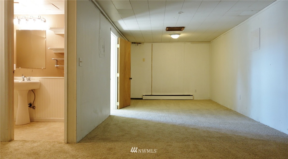 2215 Northeast 7th Street Renton, WA 98056 - Photo 17 of 23