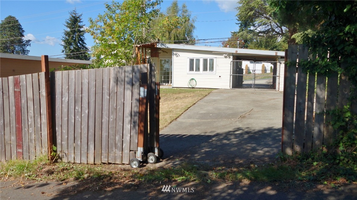 2215 Northeast 7th Street Renton, WA 98056 - Photo 22 of 23