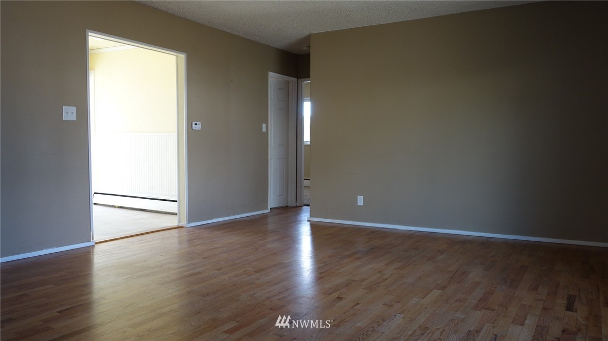 2215 Northeast 7th Street Renton, WA 98056 - Photo 6 of 23