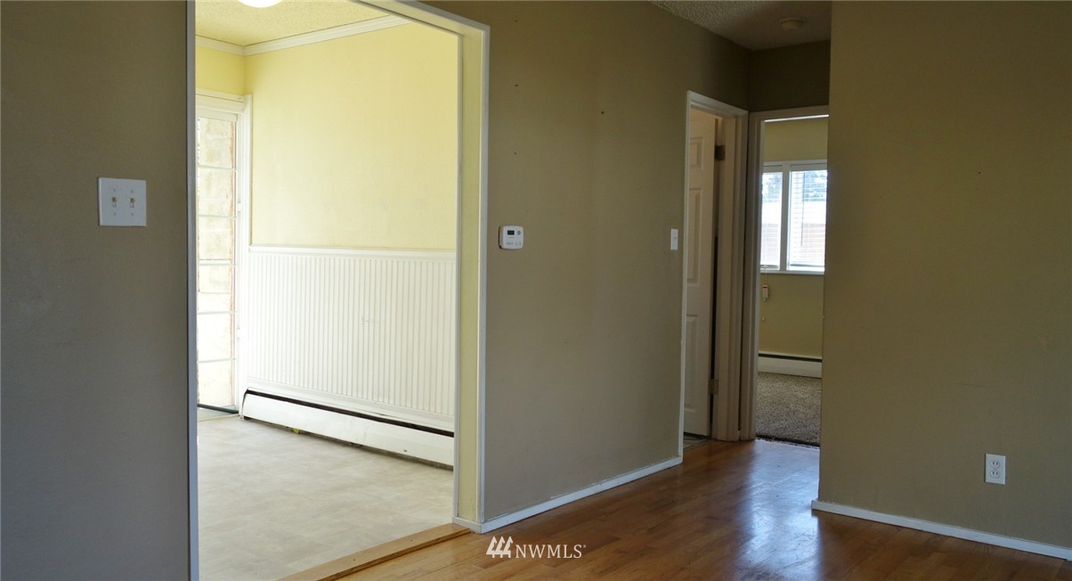 2215 Northeast 7th Street Renton, WA 98056 - Photo 7 of 23