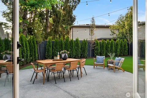 $2,798,000 | 2829 92nd Avenue Northeast, Clyde Hill, WA 98004