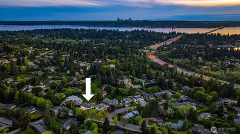 $2,798,000 | 2829 92nd Avenue Northeast, Clyde Hill, WA 98004