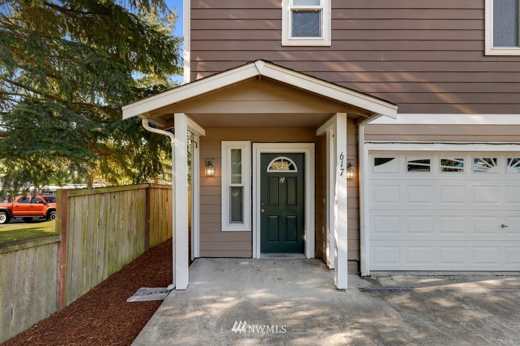 617 Southwest 4th Place Renton, WA 98057 - Photo 2 of 30