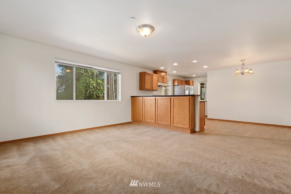 617 Southwest 4th Place Renton, WA 98057 - Photo 12 of 30