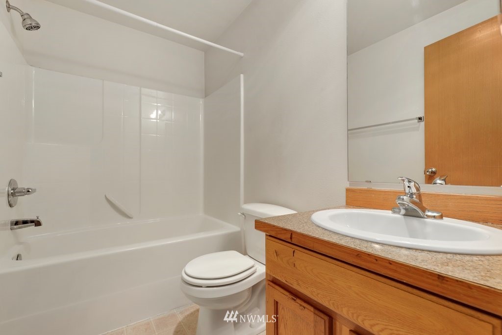 617 Southwest 4th Place Renton, WA 98057 - Photo 15 of 30