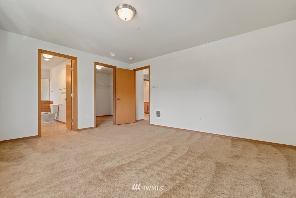 617 Southwest 4th Place Renton, WA 98057 - Photo 18 of 30