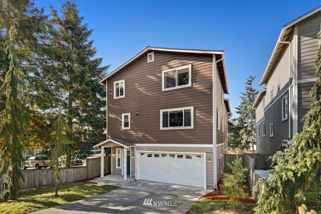617 Southwest 4th Place Renton, WA 98057 - Photo 3 of 30