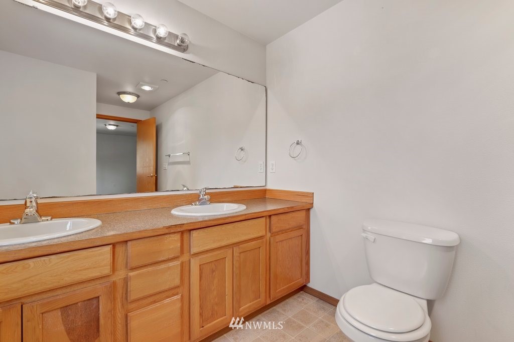617 Southwest 4th Place Renton, WA 98057 - Photo 21 of 30