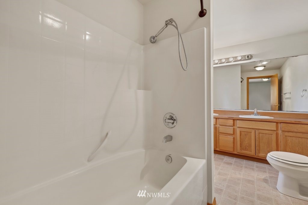617 Southwest 4th Place Renton, WA 98057 - Photo 22 of 30