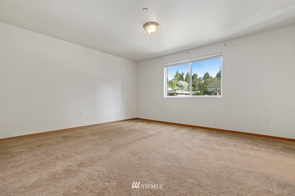 617 Southwest 4th Place Renton, WA 98057 - Photo 23 of 30