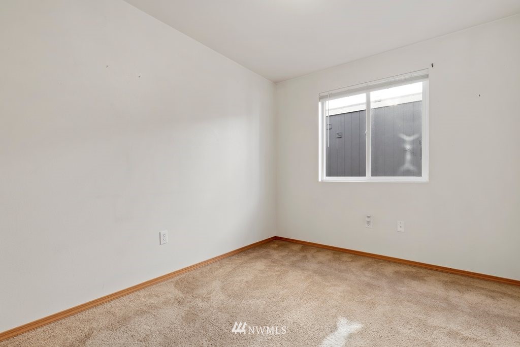 617 Southwest 4th Place Renton, WA 98057 - Photo 25 of 30