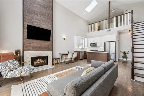 $799,000 | 1529 West Montana Street, Unit 3, Chicago, IL 60614