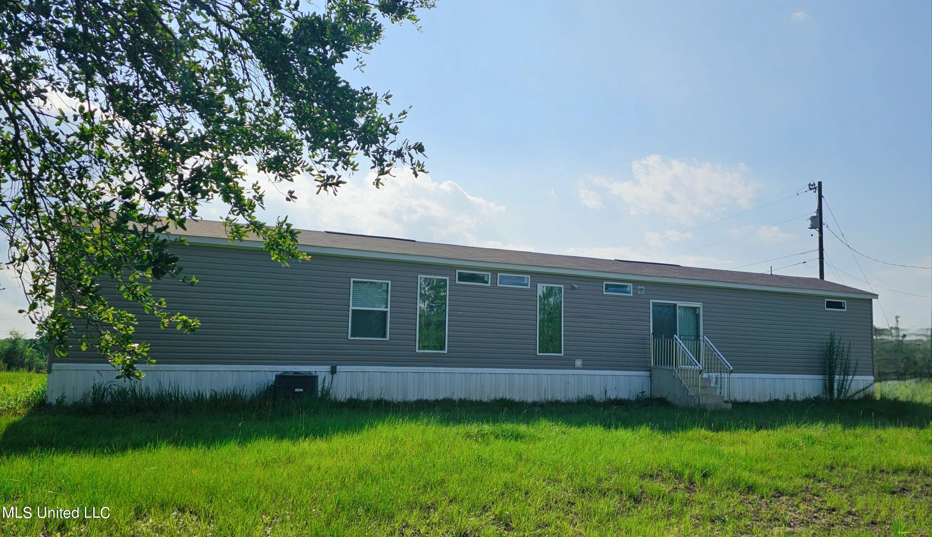 22401 Mercedes Road Gulfport, MS 39503 - Photo 4 of 20 Back Exterior