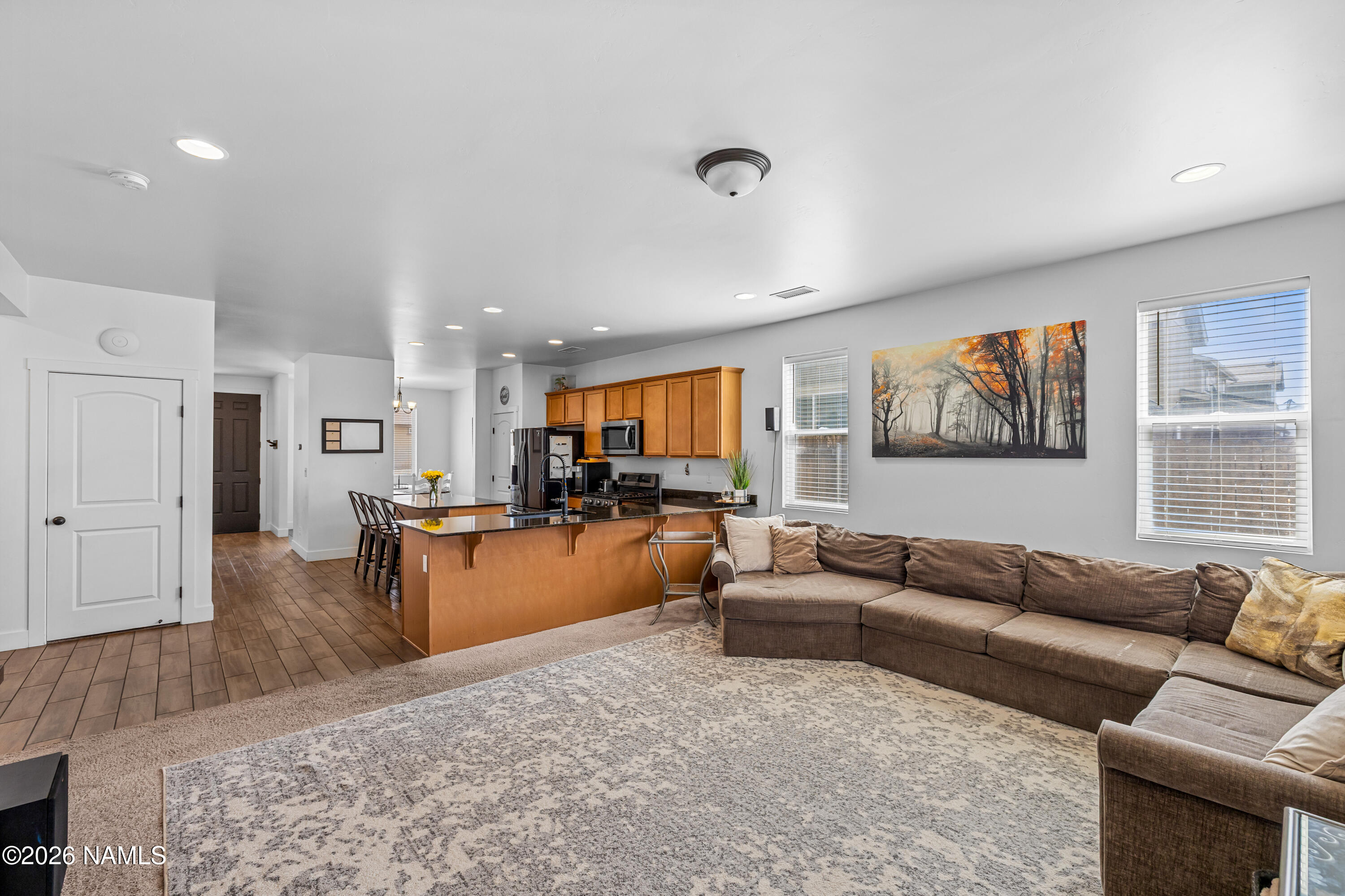 12071 Pegasus Road Bellemont, AZ 86015 - Photo 2 of 29 Living Room / Kitchen