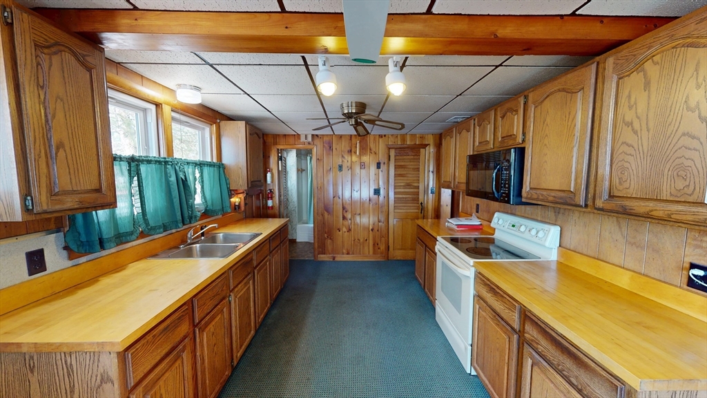 222 Snake Hill Road Ayer, MA 01432 - Photo 6 of 34