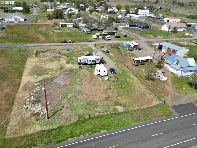 a picture of city view