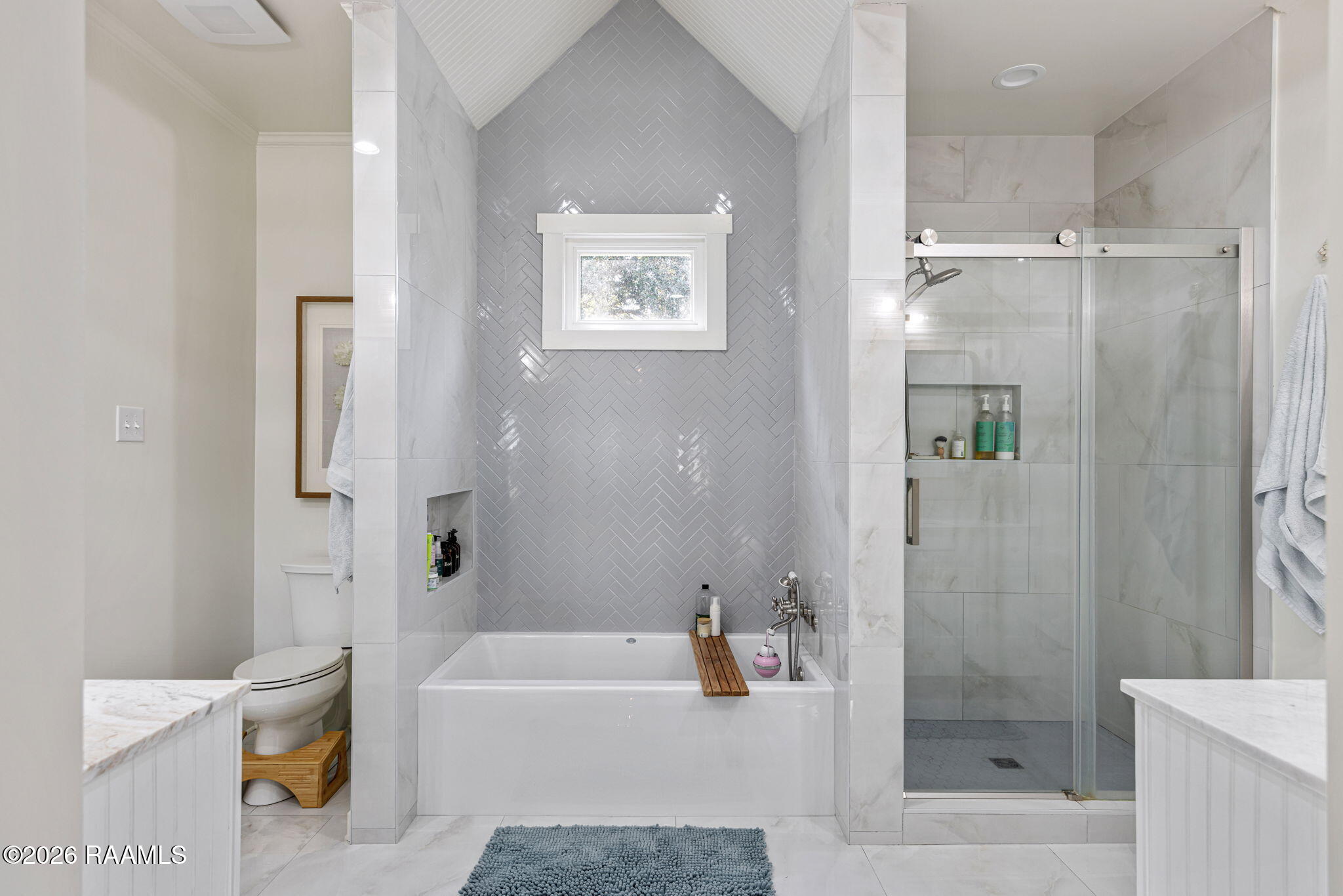 8923 West Congress Street Duson, LA 70529 - Photo 16 of 28 Primary Bath