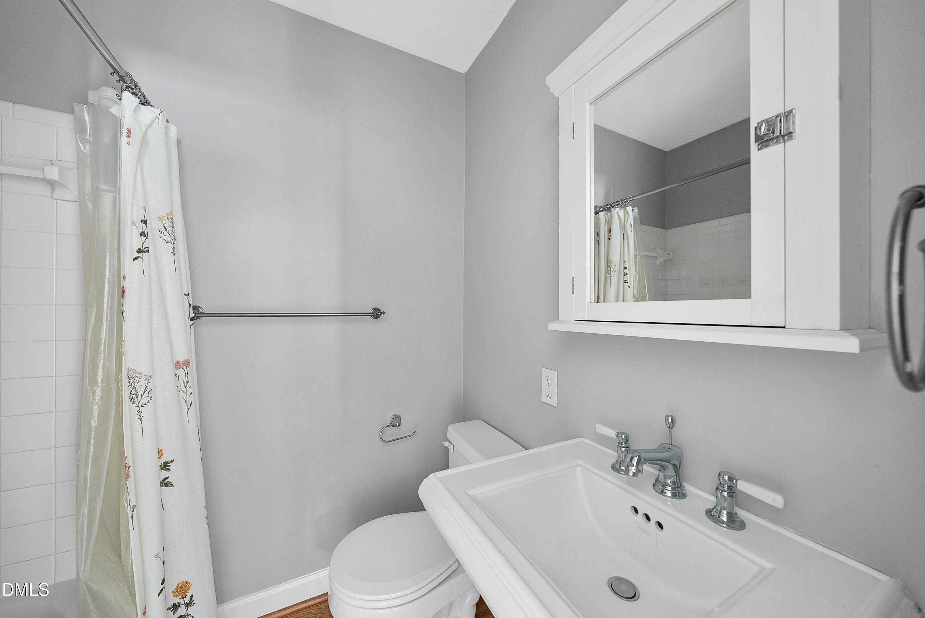 2924 Oberlin Road Raleigh, NC 27608 - Photo 9 of 29 DSC09877