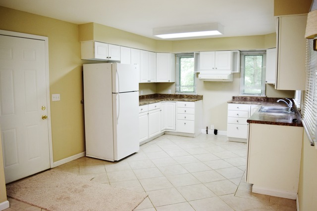 221 Tilton Park Drive DeKalb, IL 60115 - Photo 5 of 15