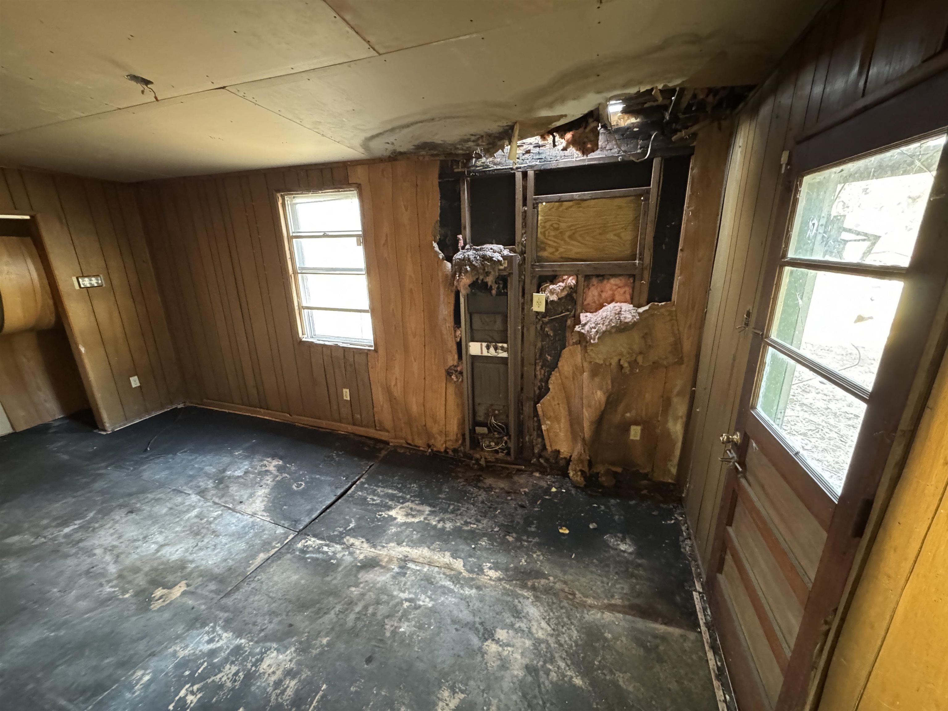 1640 Buxton Road Memphis, TN 38116 - Photo 7 of 16 Miscellaneous room with wooden walls