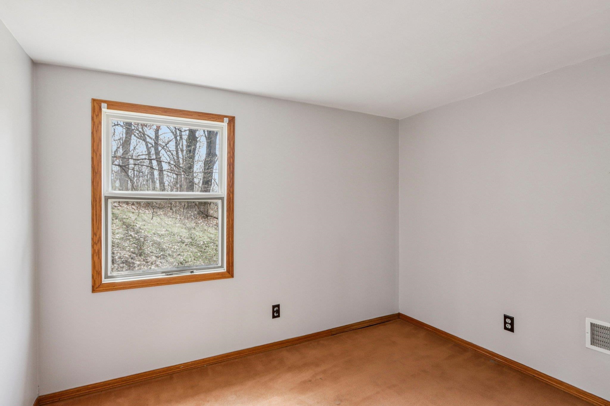 5040 Crestview Road Marshall, WI 53559 - Photo 18 of 39