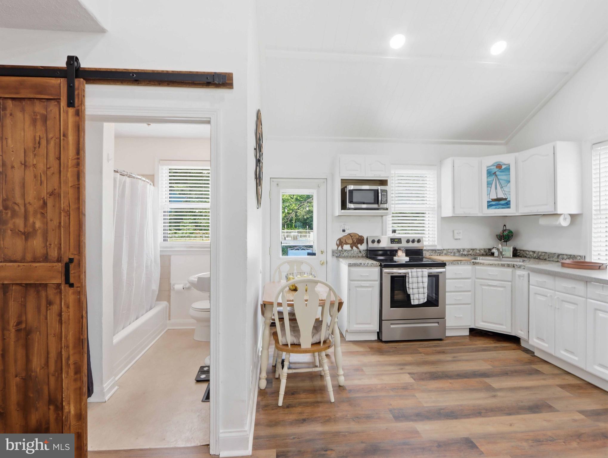 8829 Fort Smallwood Road Pasadena, MD 21122 - Photo 4 of 20