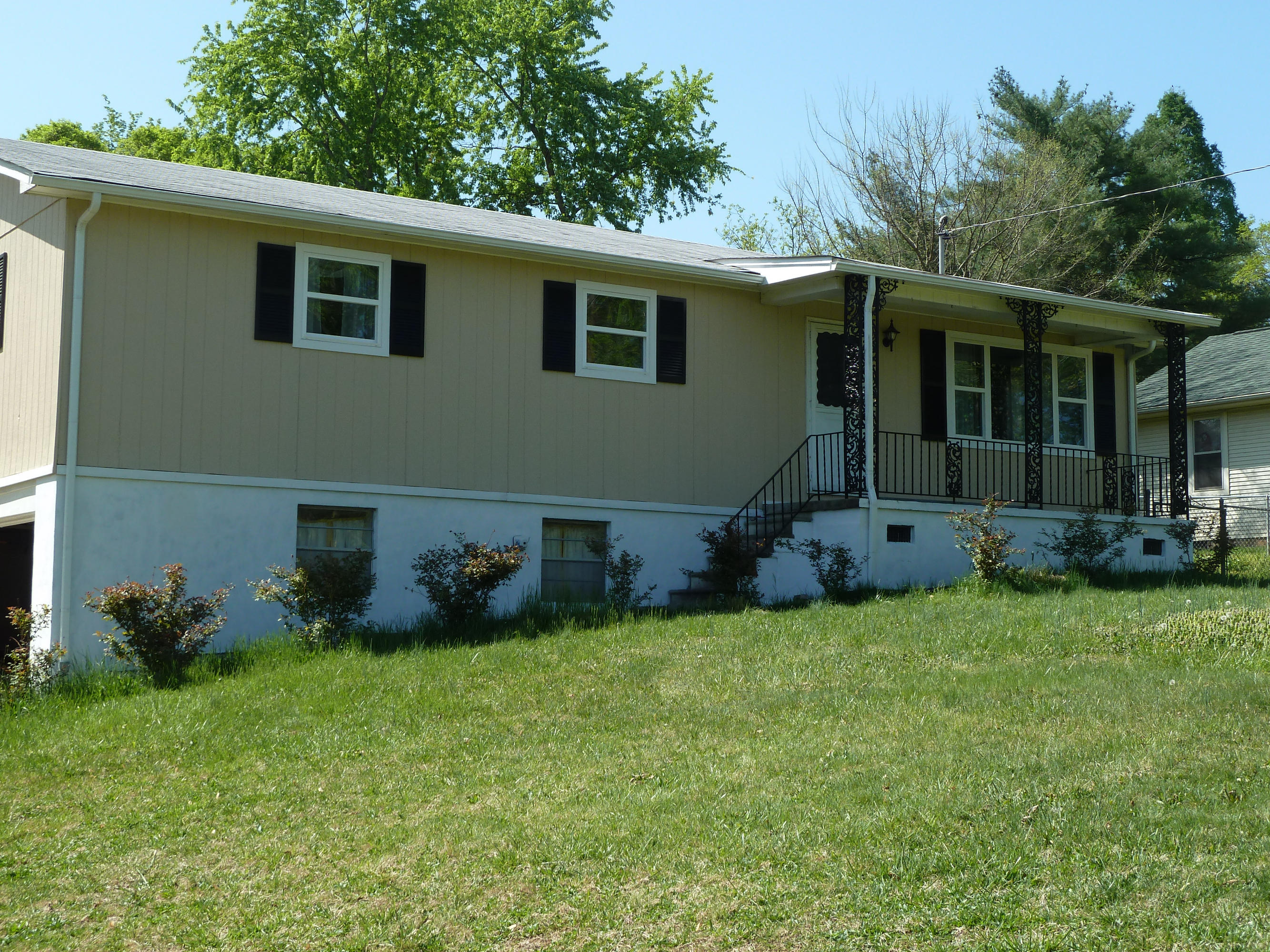 5008 Cain Road Knoxville, TN 37921 - Photo 1 of 14 aaCain, 5008 P1110834 (4)