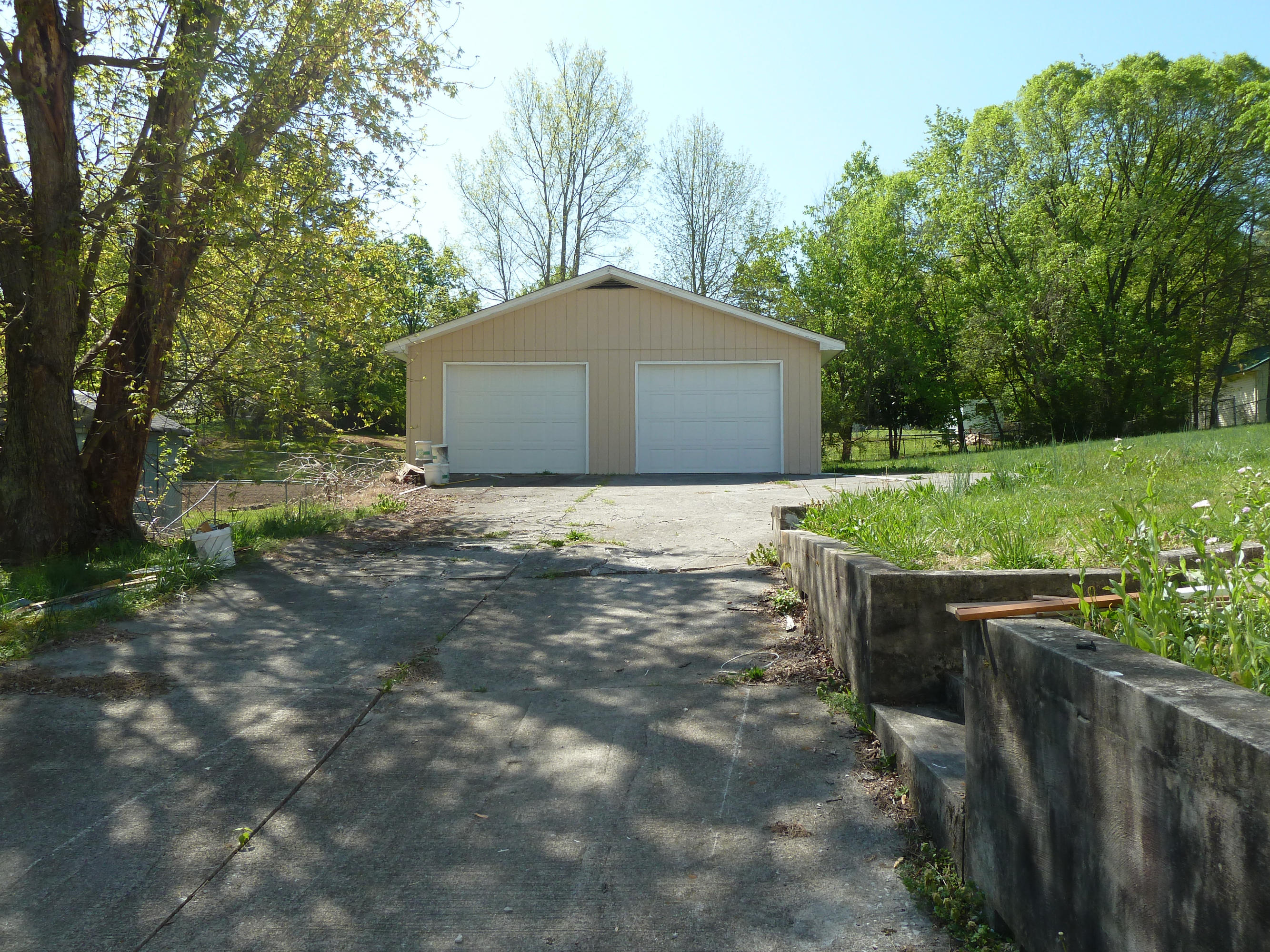 5008 Cain Road Knoxville, TN 37921 - Photo 2 of 14 bgarageCain, 5008 P1110834 (24)