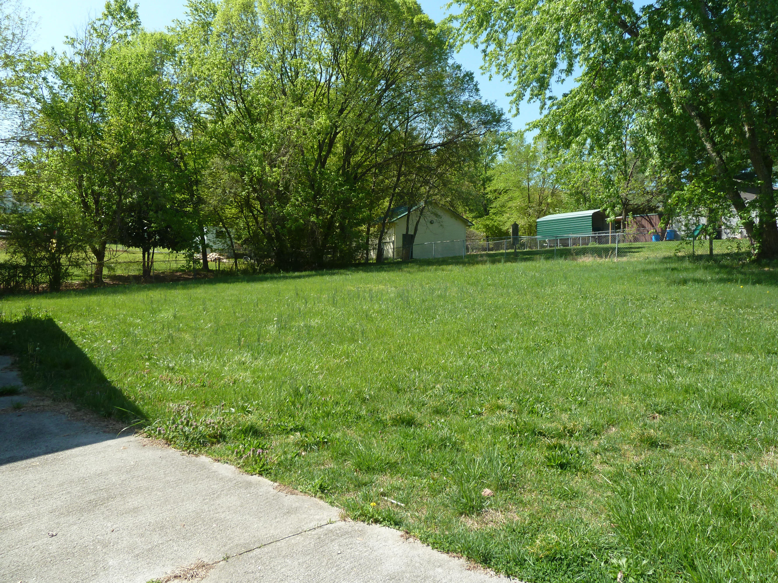 5008 Cain Road Knoxville, TN 37921 - Photo 4 of 14 bbackyardCain, 5008 P1110834 (25)