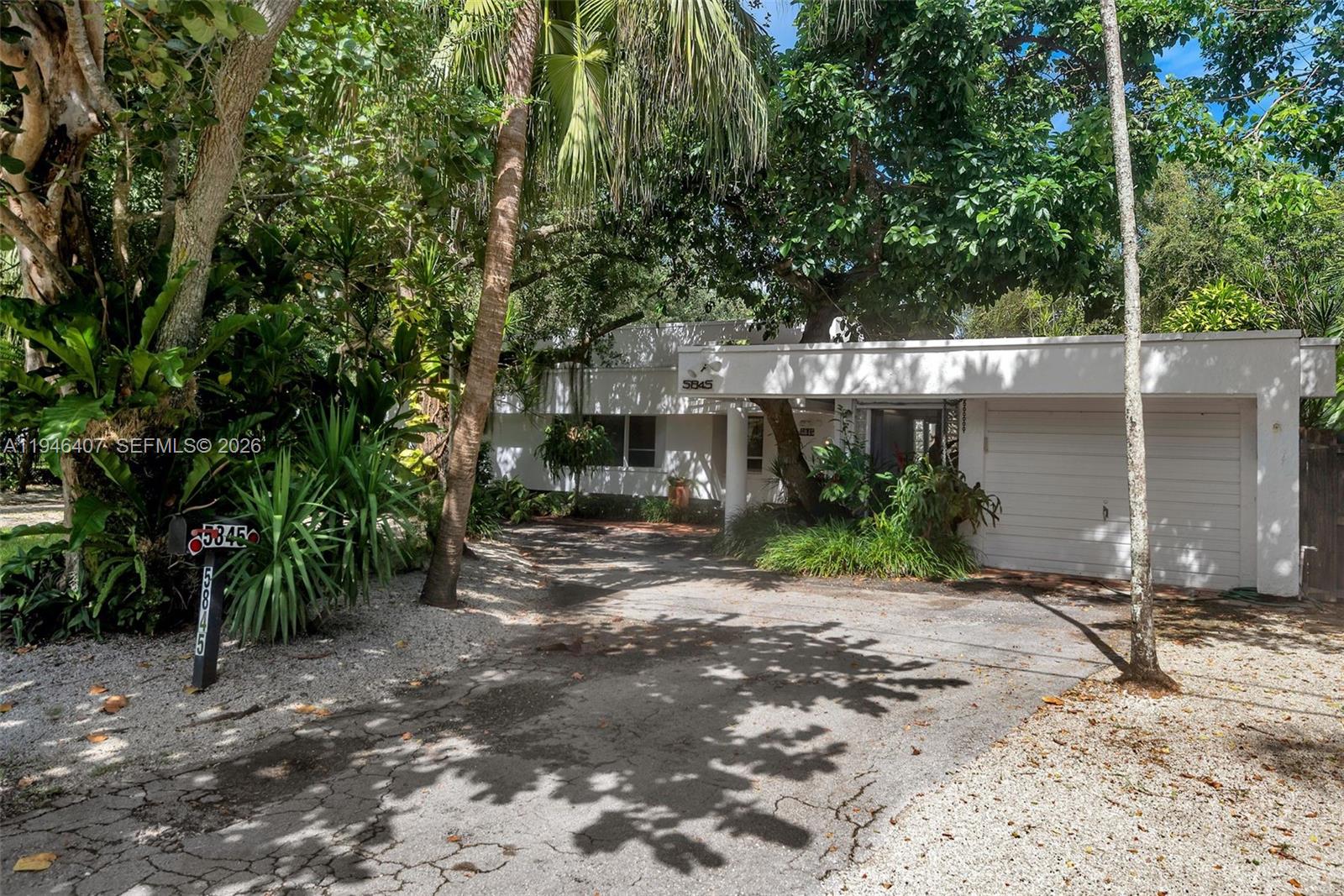 5845 Southwest 88th Street Miami, FL 33156 - Photo 4 of 10