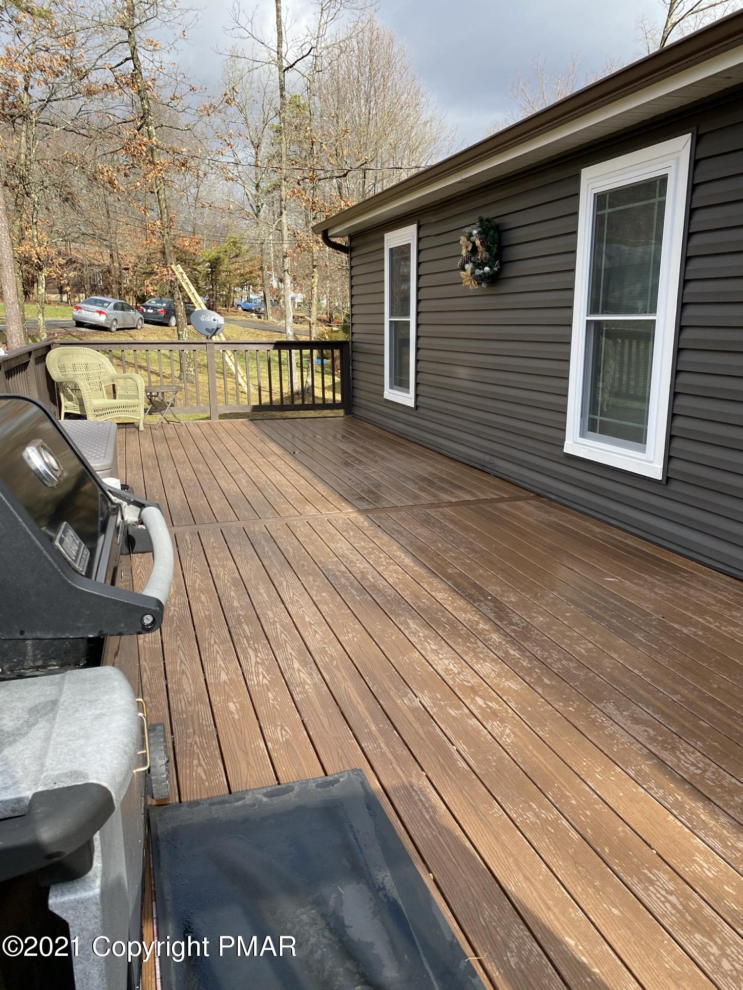 2192 Walnut Trail Bushkill, PA 18324 - Photo 3 of 23 2D710F96-9A2A-4638-9E87-5B4186941DDB