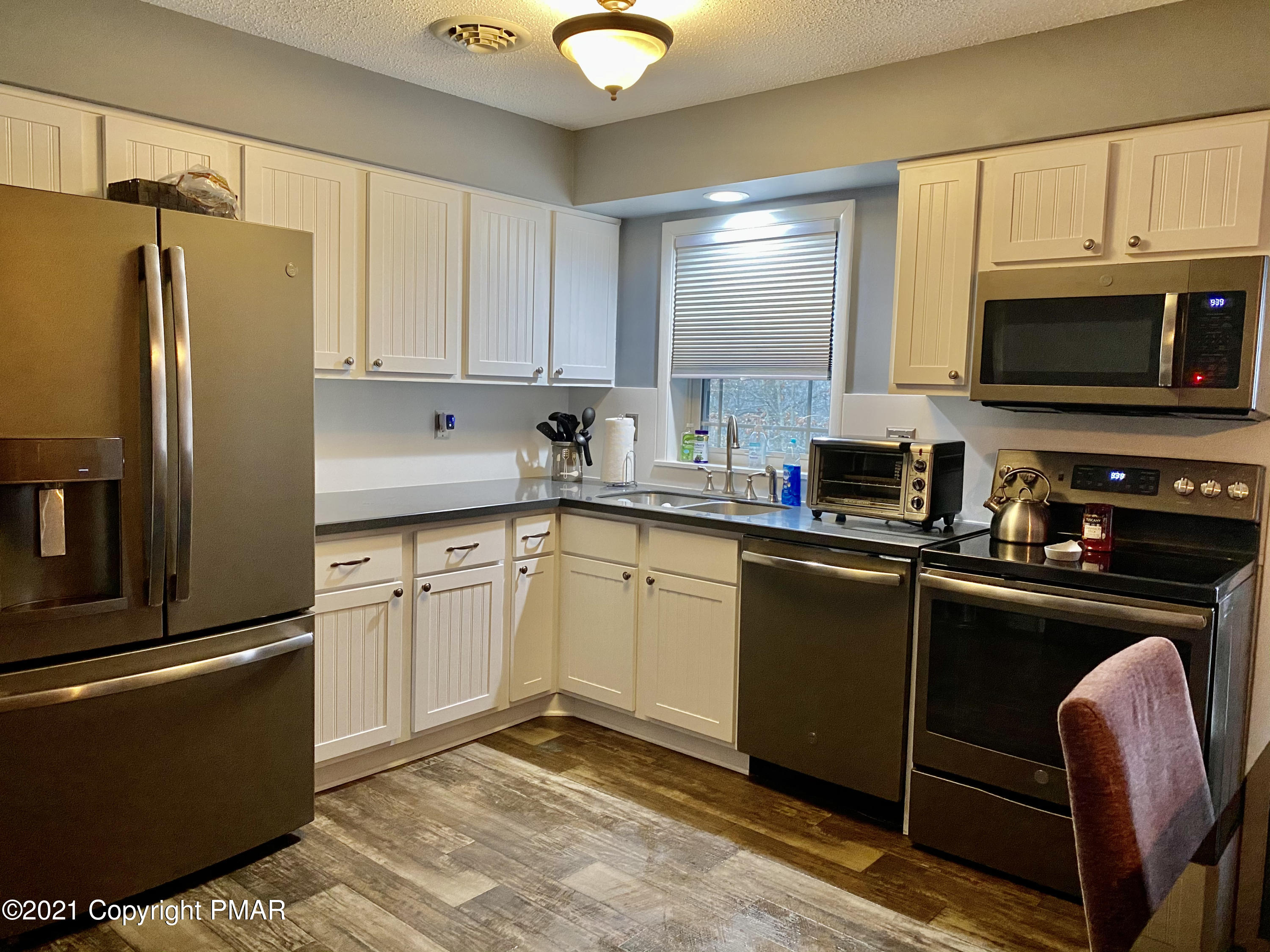 2192 Walnut Trail Bushkill, PA 18324 - Photo 6 of 23 A64D8BFB-6554-425C-AF11-298DA22CE256
