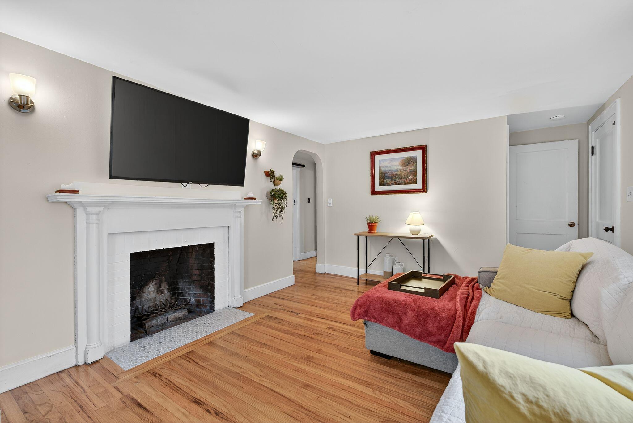 4 Fairview Street Portland, ME 04102 - Photo 21 of 46 Living Room
