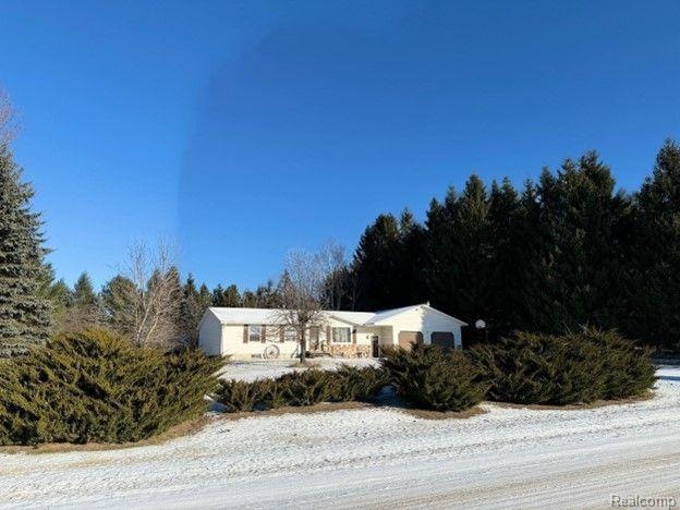 4629 Clark Road Harrisville, MI 48740 - Photo 2 of 41