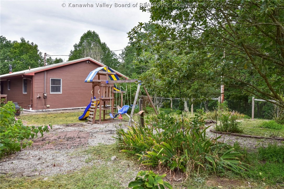 241 Wrens Ridge Road Hurricane, WV 25526 - Photo 3 of 21 Gallery Image 3