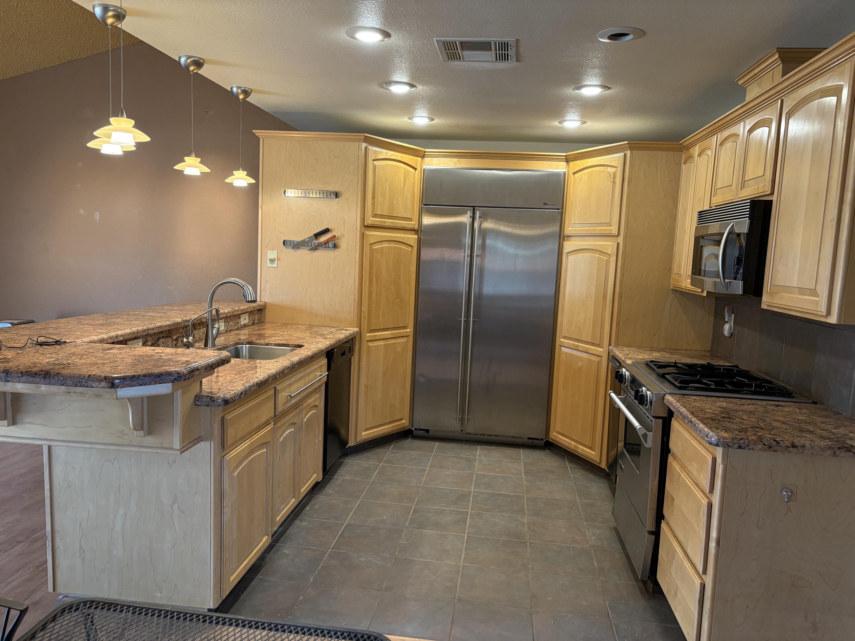 808 Vine Street Exeter, CA 93221 - Photo 7 of 27 Kitchen