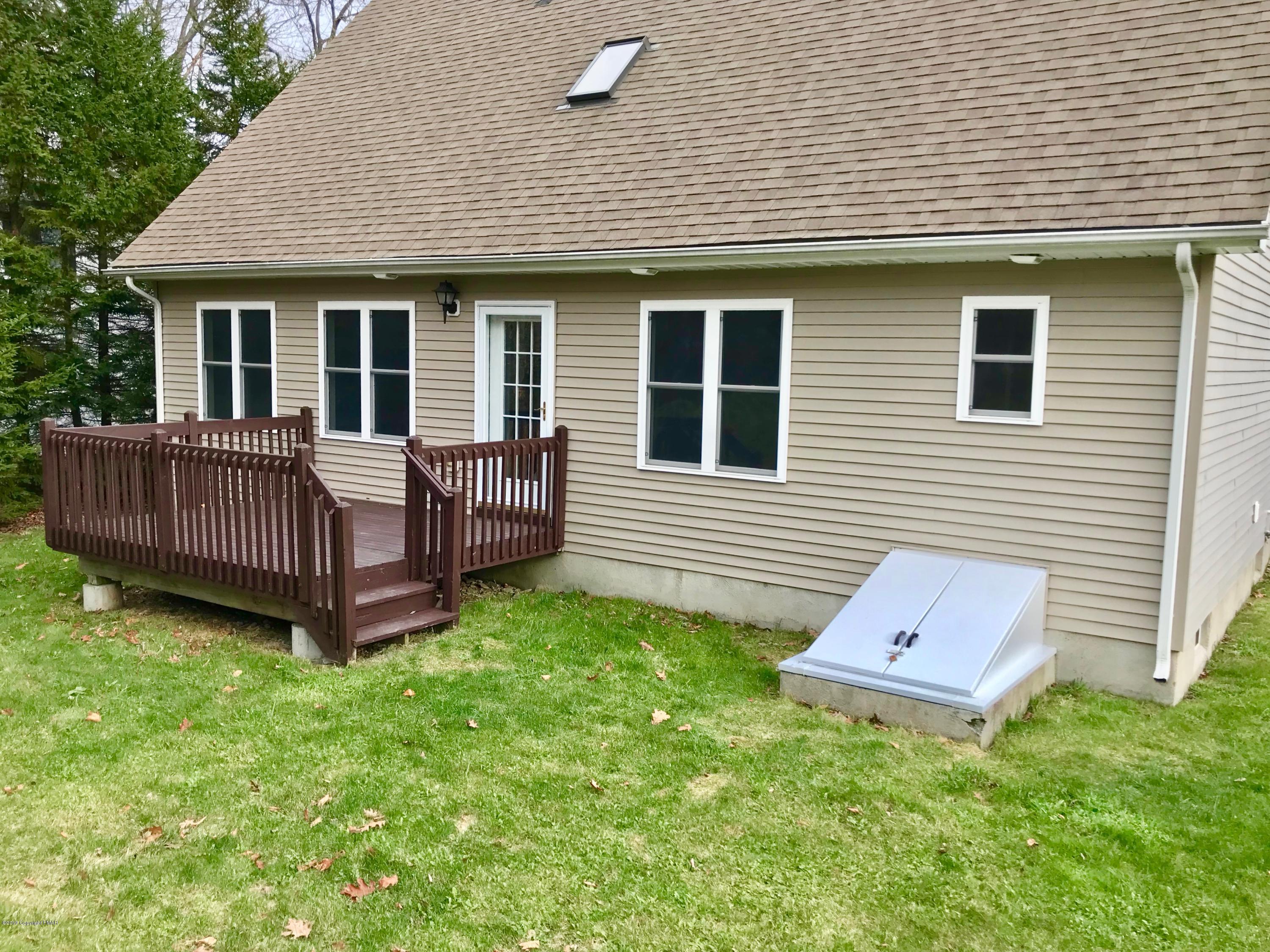 8148 Mayfair Road Tobyhanna, PA 18466 - Photo 28 of 31 ExtRear
