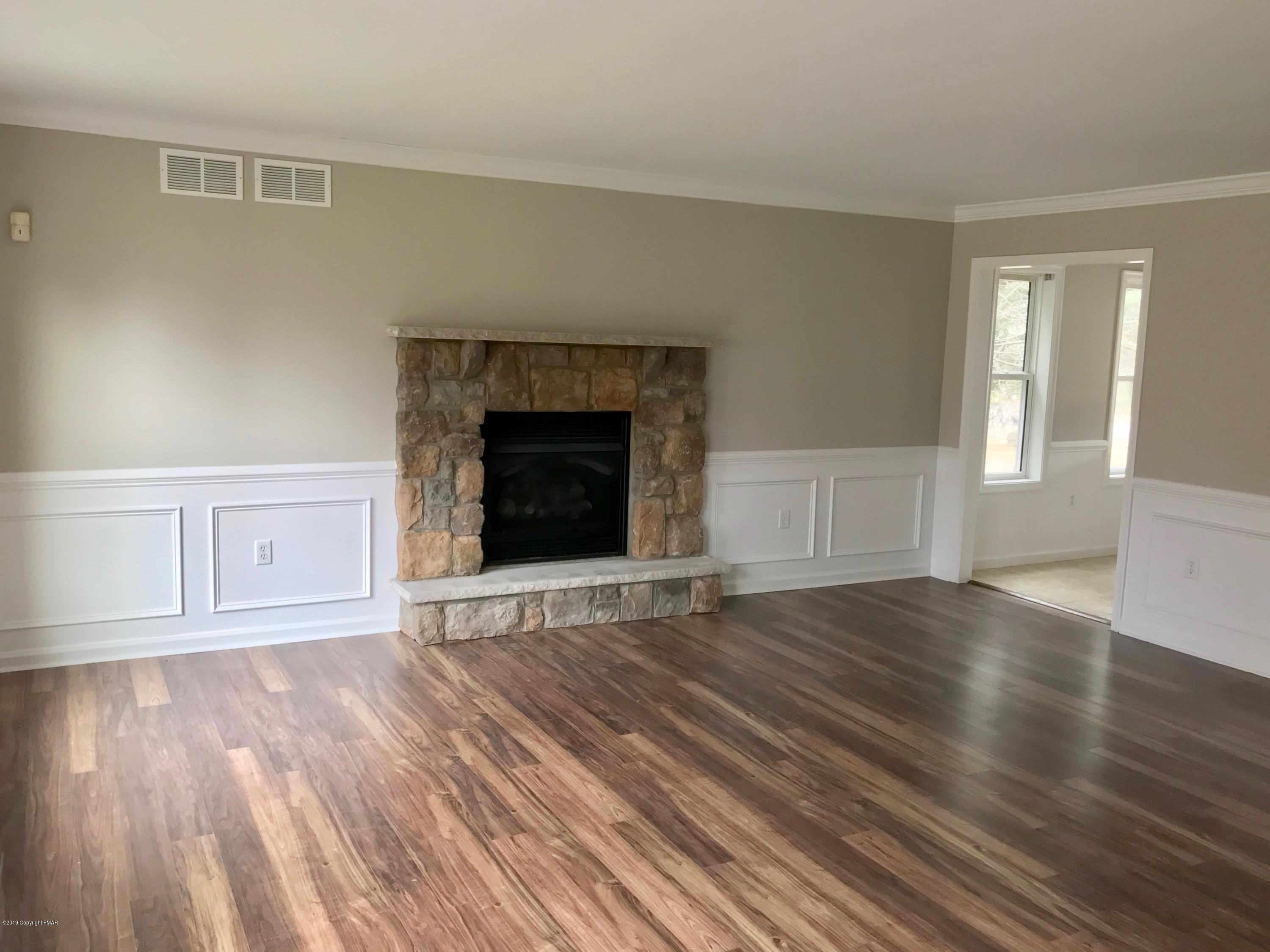 8148 Mayfair Road Tobyhanna, PA 18466 - Photo 3 of 31 Fam1