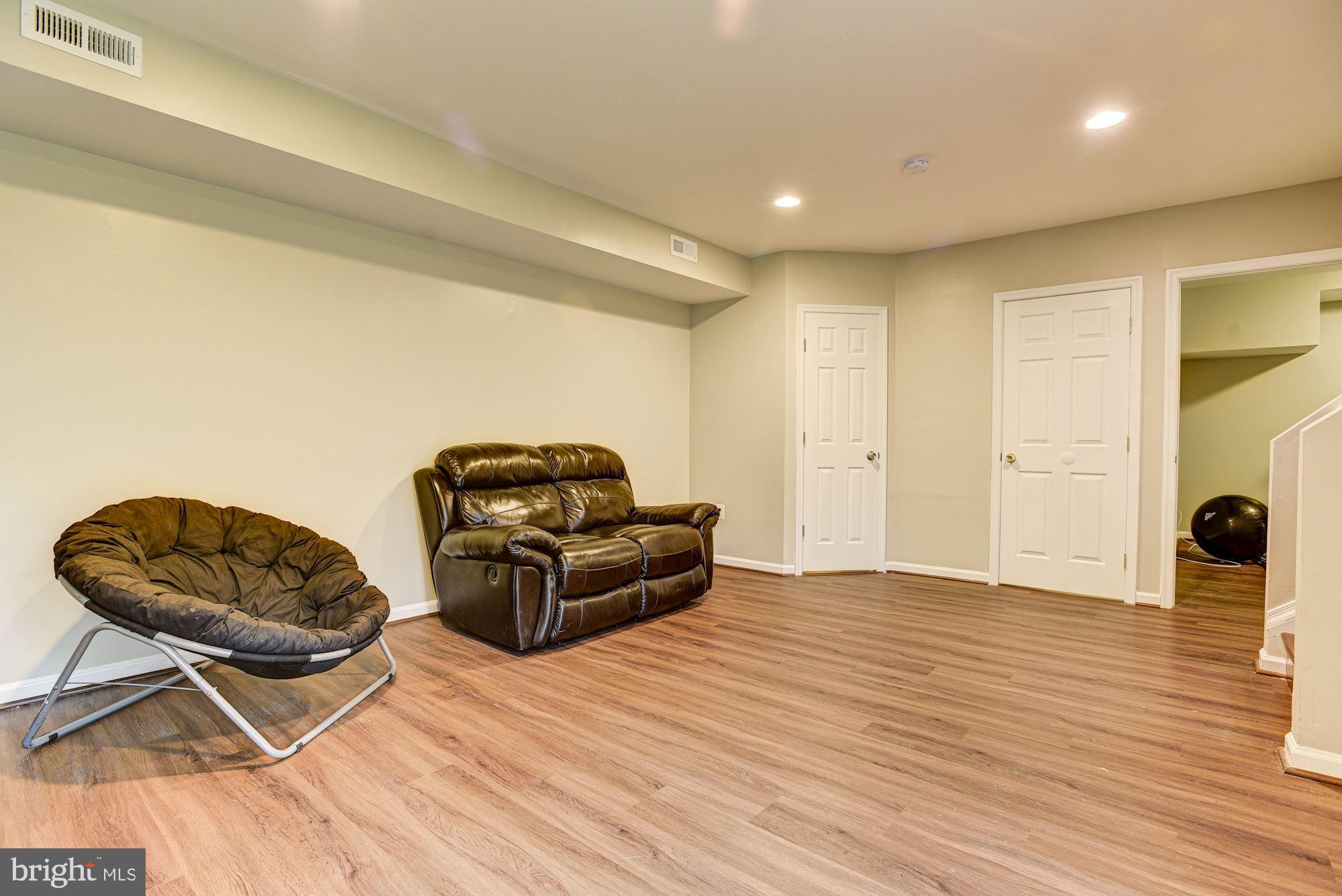 9406 Guilford Road Columbia, MD 21046 - Photo 25 of 35 Family Room