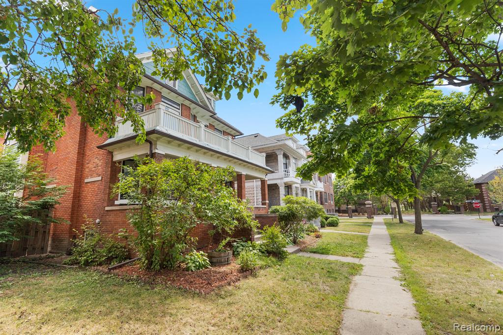 739 Delaware Street Detroit, MI 48202 - Photo 46 of 70