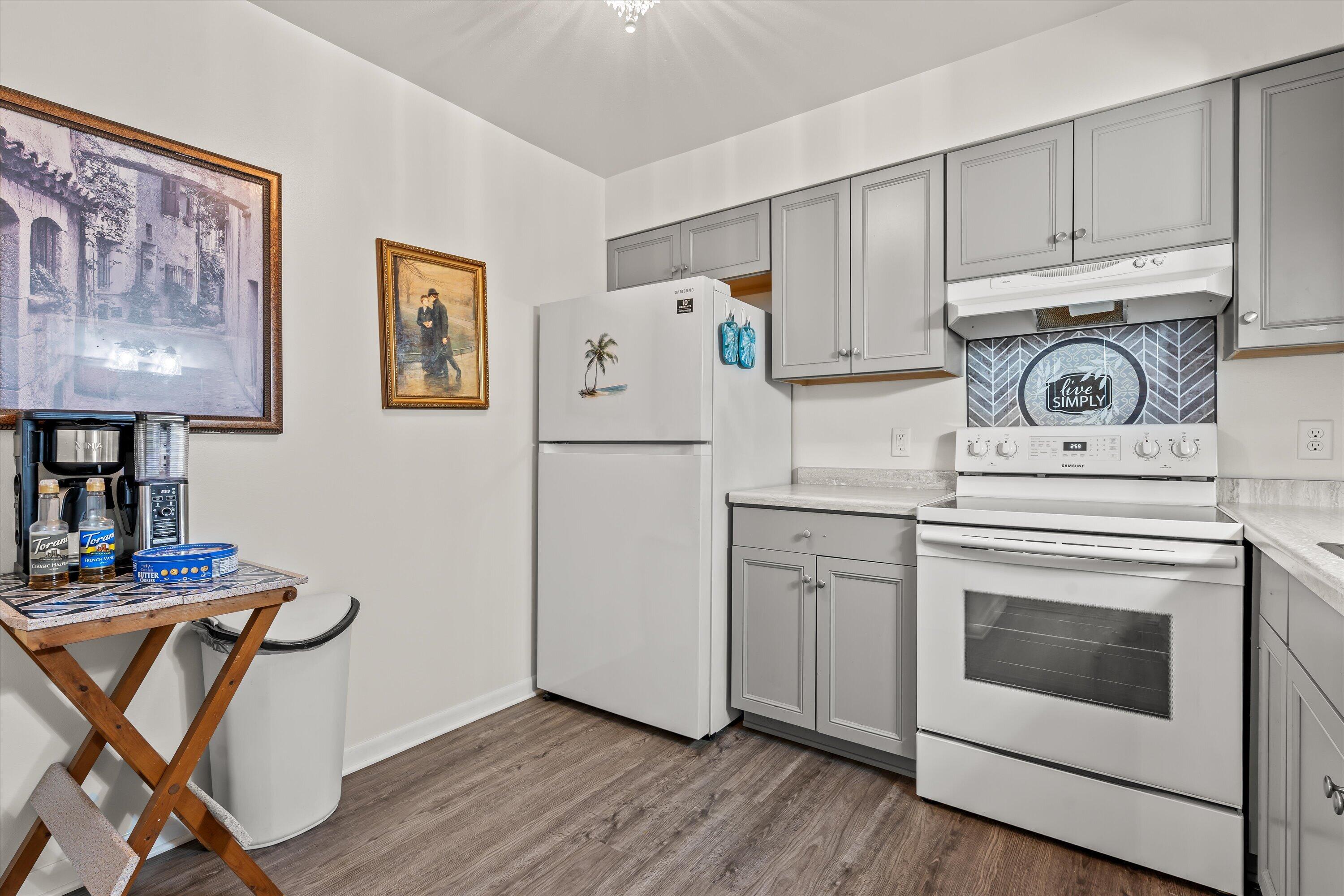 3759 North 88th Street, Unit 105 Milwaukee, WI 53222 - Photo 11 of 34 05-DSC09408
