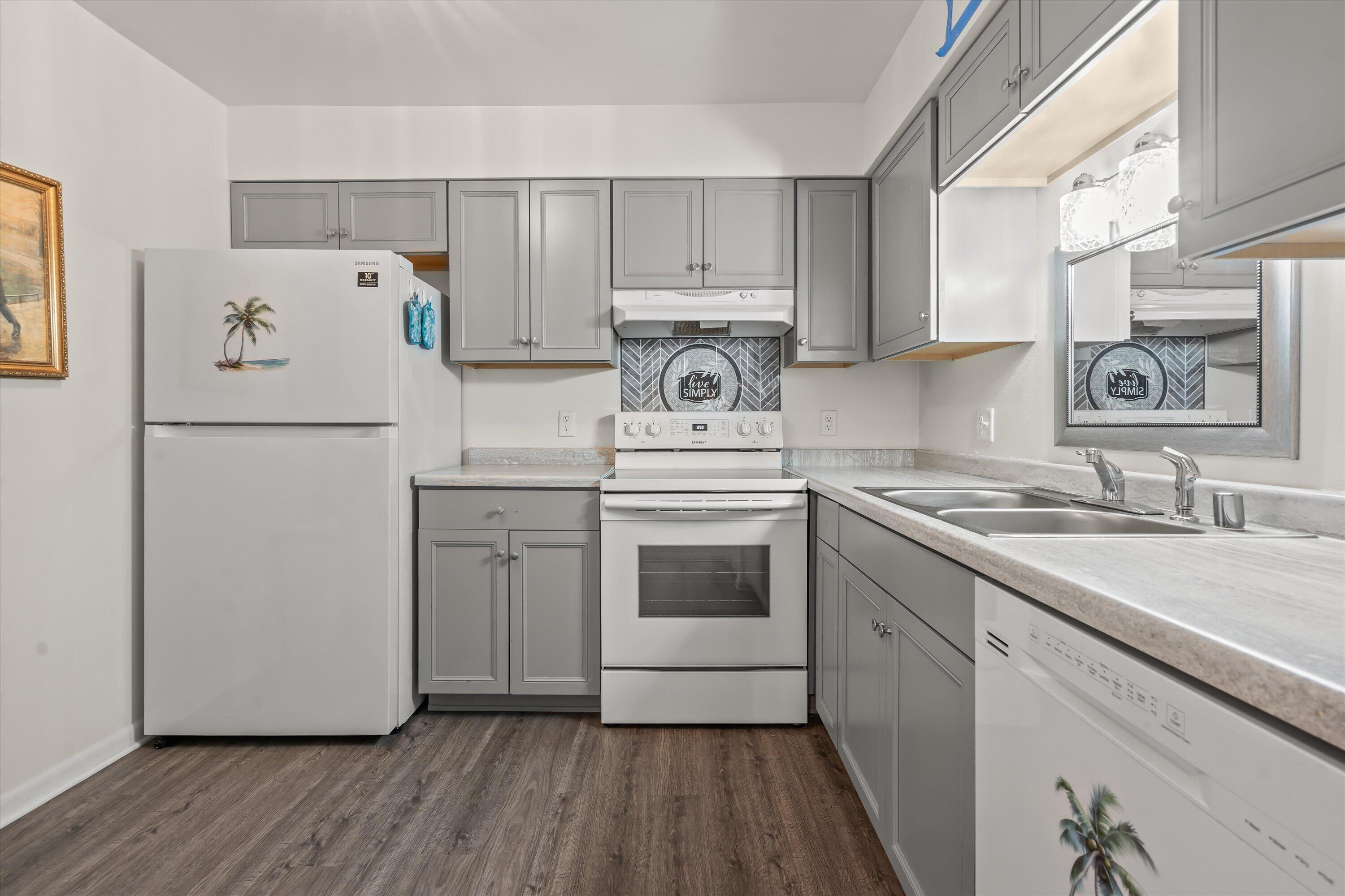 3759 North 88th Street, Unit 105 Milwaukee, WI 53222 - Photo 13 of 34 07-DSC09414