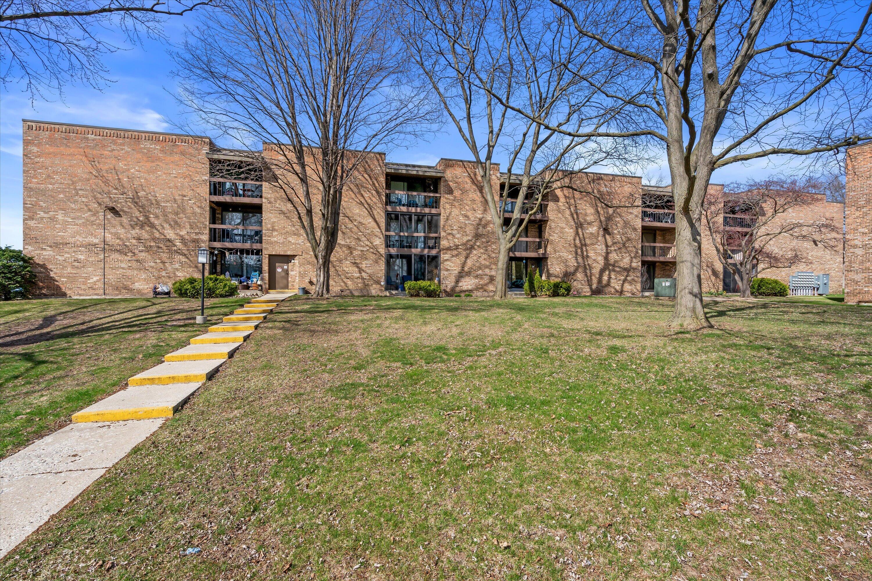 3759 North 88th Street, Unit 105 Milwaukee, WI 53222 - Photo 22 of 34 25-DSC09506