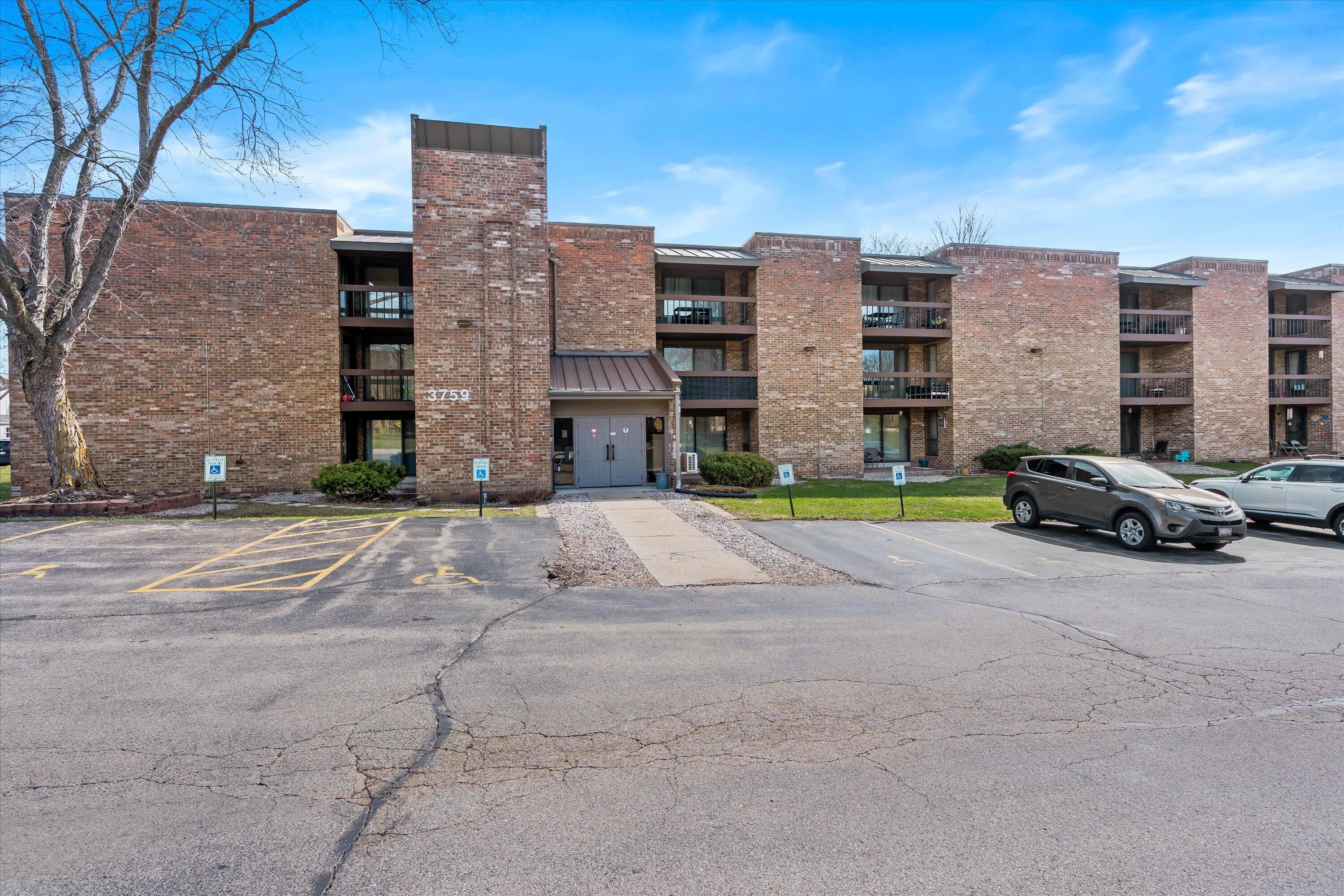 3759 North 88th Street, Unit 105 Milwaukee, WI 53222 - Photo 27 of 34 30-DSC09536