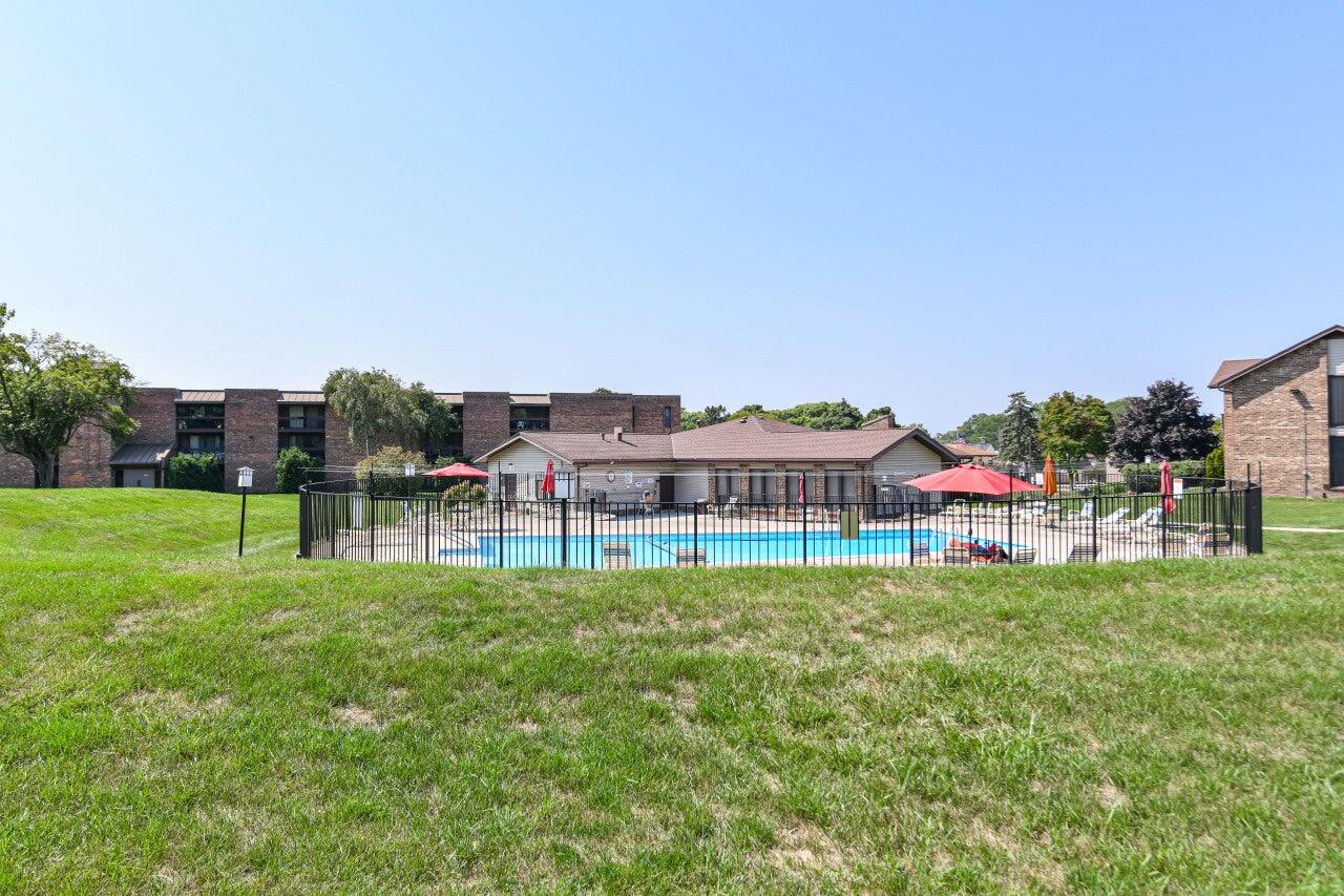3759 North 88th Street, Unit 105 Milwaukee, WI 53222 - Photo 33 of 34 villa du pool 2