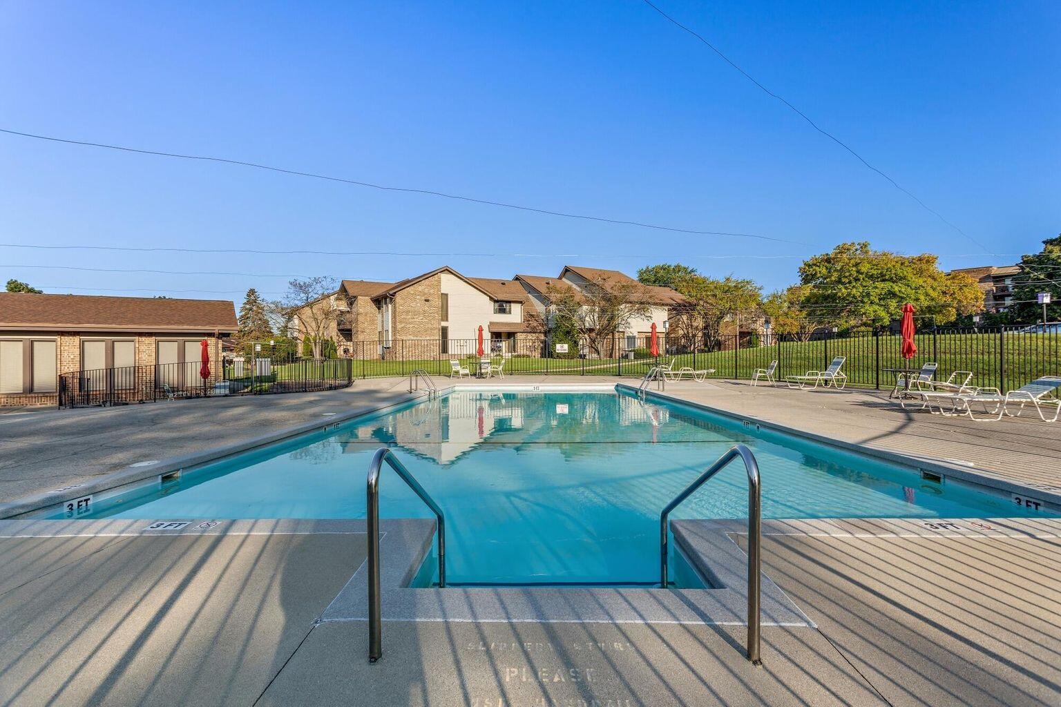 3759 North 88th Street, Unit 105 Milwaukee, WI 53222 - Photo 34 of 34 Villa Du pool