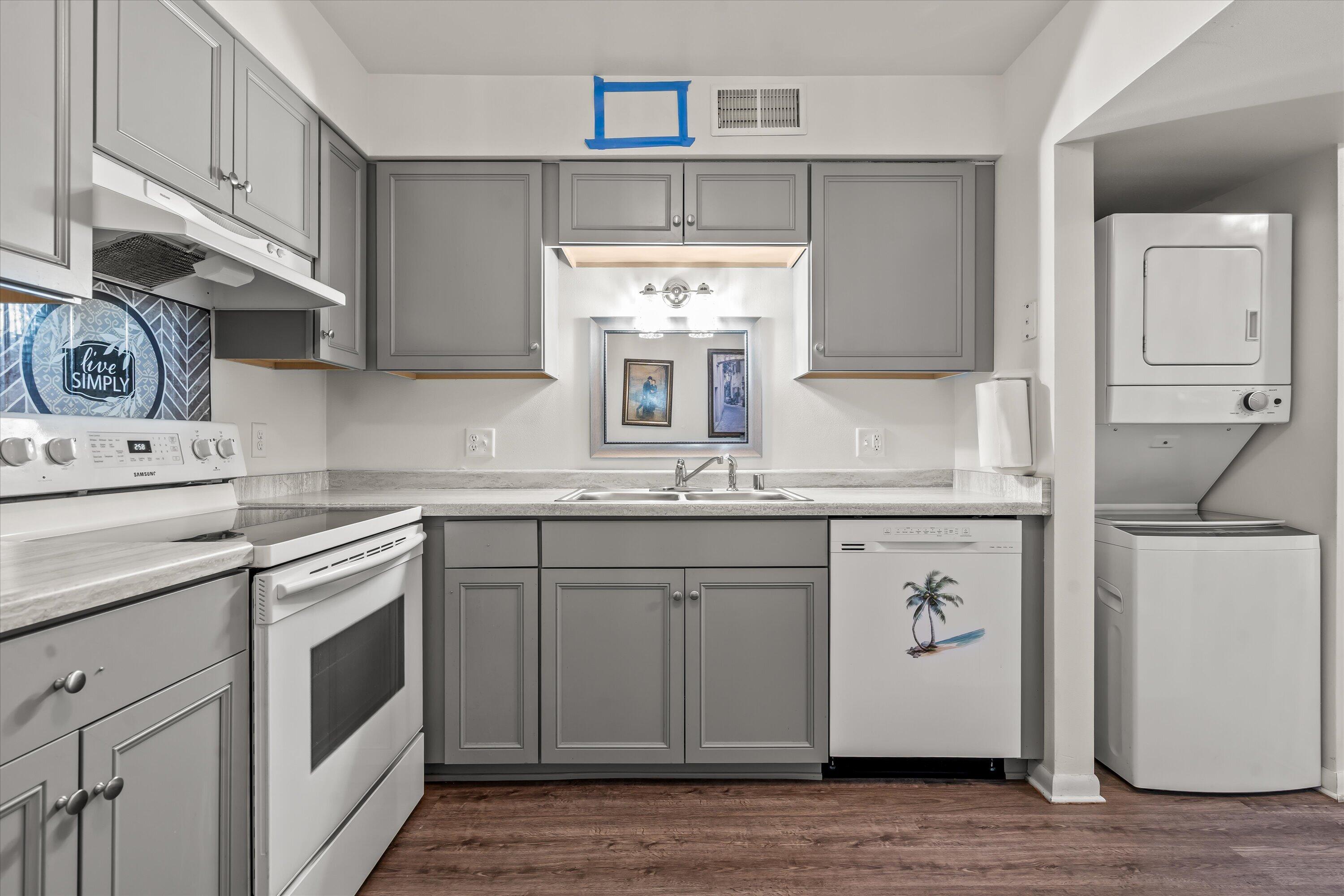3759 North 88th Street, Unit 105 Milwaukee, WI 53222 - Photo 10 of 34 04-DSC09405