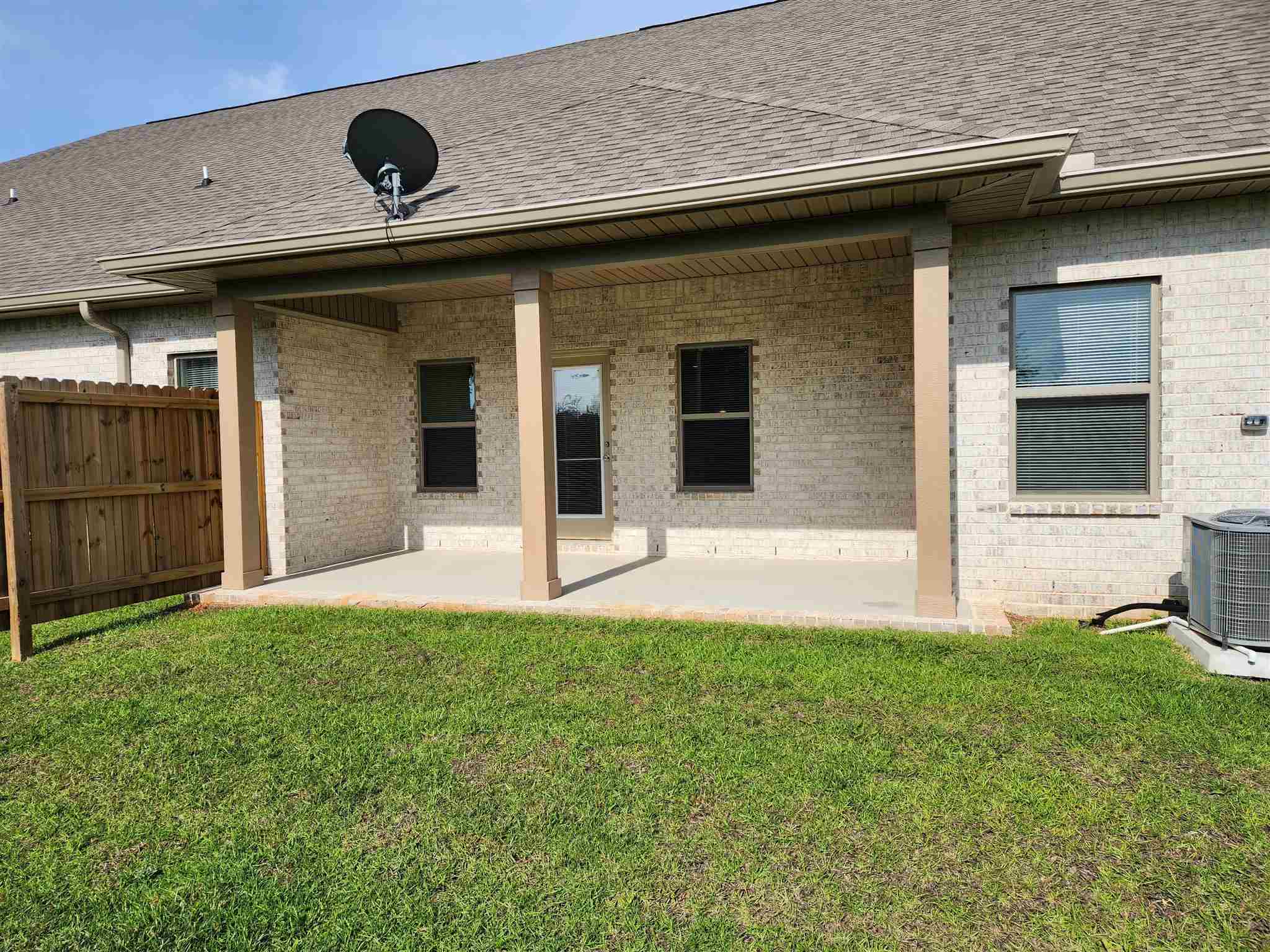 1862 Finch Lane Cantonment, FL 32533 - Photo 2 of 21