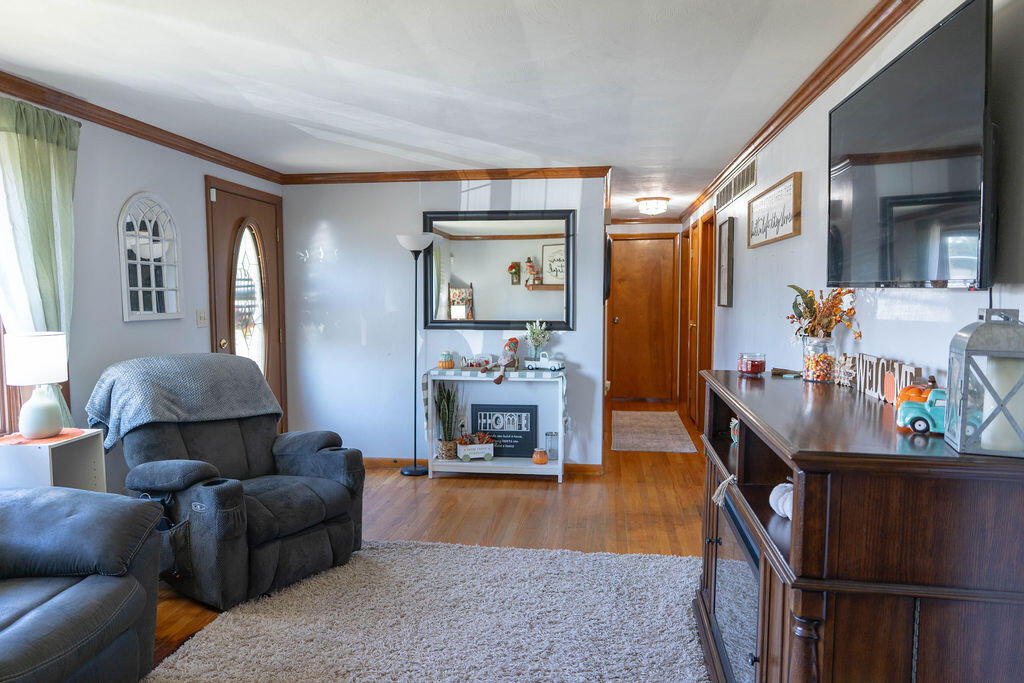 5220 Ridgewood Road East Springfield, OH 45503 - Photo 4 of 26